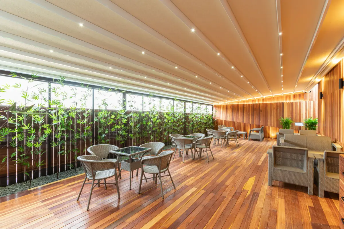 대나무 가든뷰의 모던 테라스 라운지